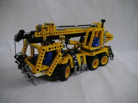 LEGO Technic 8460 Pneumatic Crane Truck Complete Instructions Used