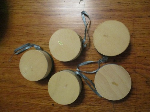 5 VTG 1980's CHRISTMAS ORNAMENTS BALSAWOOD BOXES W/ LIDS~FOLK ART HOLIDAY SCENES - Picture 8 of 11