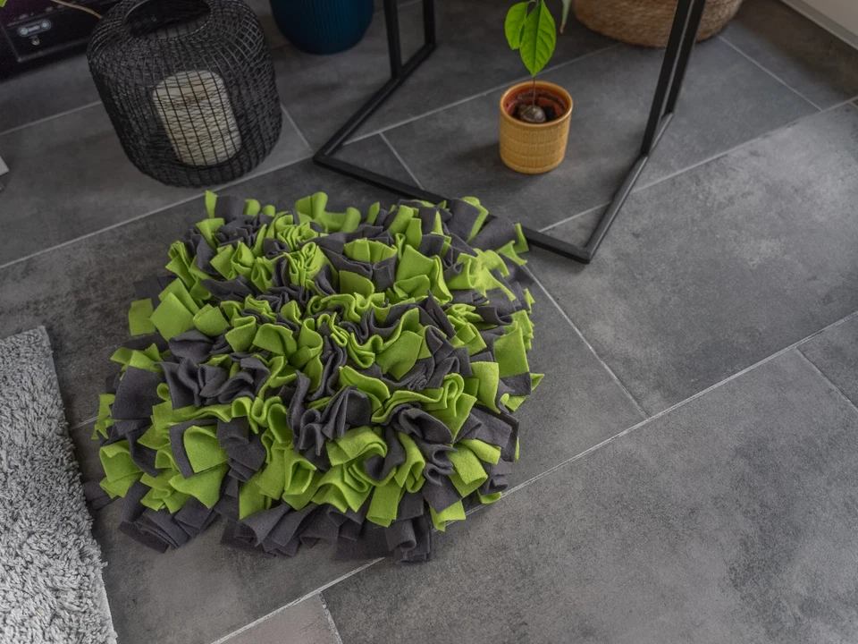 TrendPet Schnüffelteppich für Hunde, 48 x 48 cm, grün - Bild 4 von 4