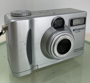Polaroid COMPACT DIGITAL CAMERA PDC 3035 3.2MP NO CHARGER SILVER TESTED - 132