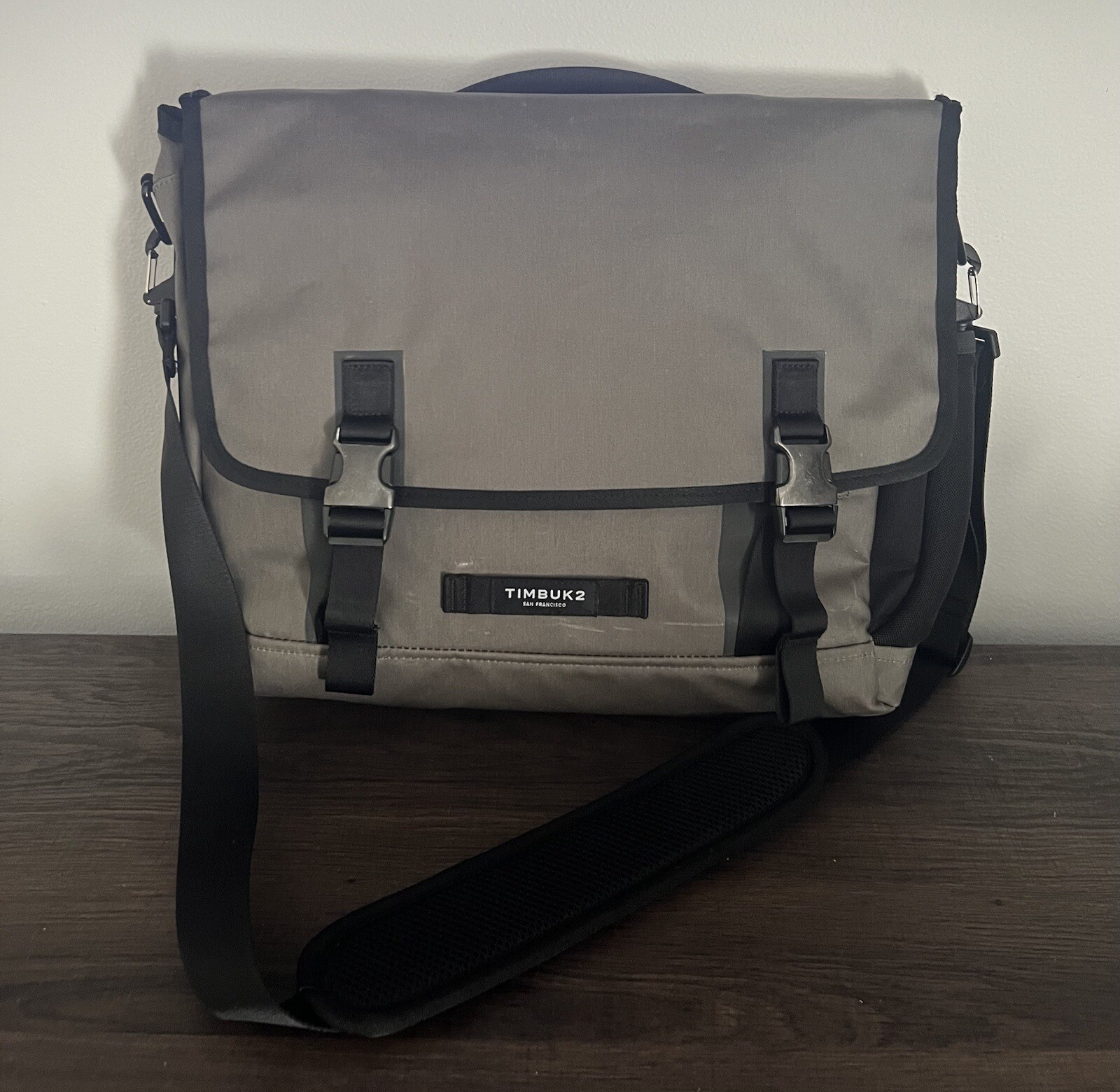 TIMBUK2 San Francisco Messenger/Laptop Bag Size 16” Dark Grey eBay