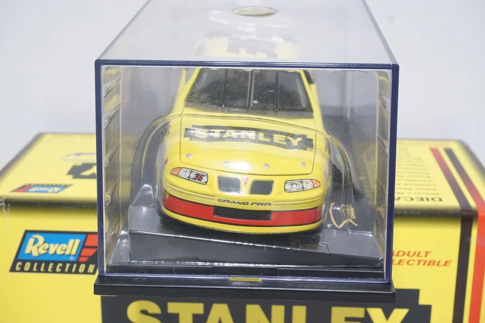 Todd Bodine #36 1997 Stanley Tools Pontiac Grand Prix NASCAR Revell 1:24 Diecast - Image 4 of 4