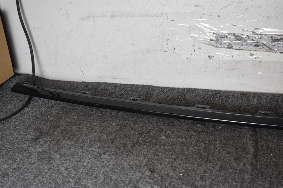 Tira de parachoques trasero izquierdo bmw m4 2021 fabricante original de fábrica Foto 2 de 4