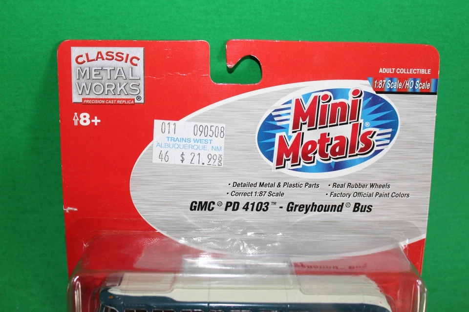 Classic Metal Works Mini Metals 32104 GMC PD 4103 Bus Greyhound Bus - Image 3 of 4