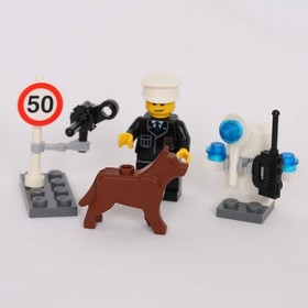LEGO City 5612 Police Officer from 2008 with Instruction Manual