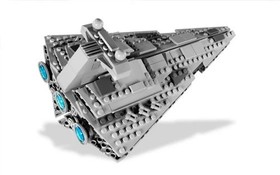 LEGO Star Wars MIDI-Scale Imperial Star Destroyer 8099 Sealed Damaged Box
