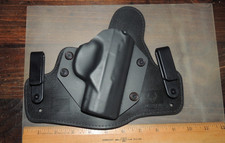 PRE-OWNED BLACK ALIENGEAR INSIDE WAIST BAND BELT CLIP HOLSTER, USA MADE, BLACK