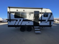 2026 Grand Design Momentum MAV 17MAV