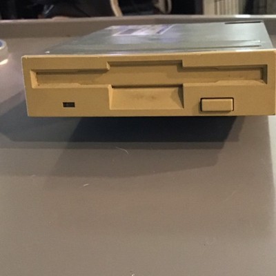 ALPS Electric DF334H015A 3.5-Inch 3½ in Floppy Drive Beige 1.44MB Disk