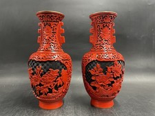 Paar rote Lack-Vasen mit floralen Motiv-Lackschnitzerei-China