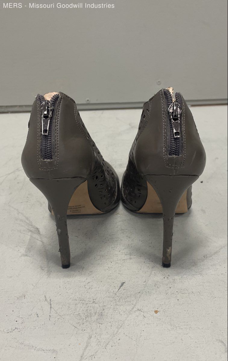 Sole Society Women Taupe Heels - US 7.5