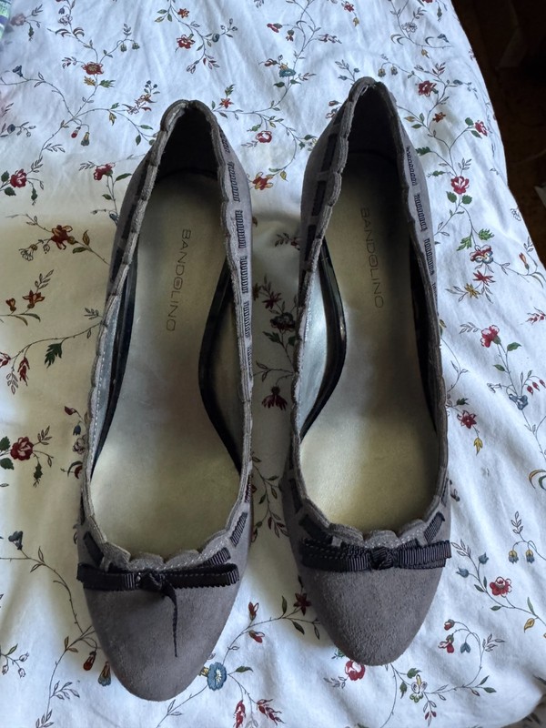 Bandolino Genuine Leather Grey Pumps Size 6.5M