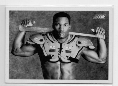 1990 Score Bo Jackson #697 Iconic Shoulder Pads Black & White baseball card