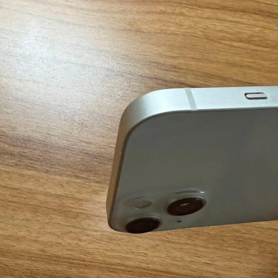 Apple iPhone13 Starlight main unit used item 128GB - Image 4 of 4