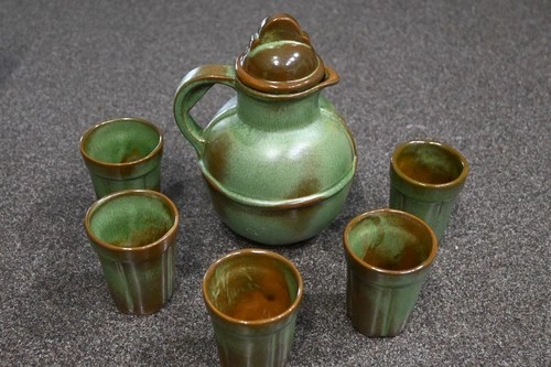 frankoma pottery prairie green pitcher with Lid and 5 cups (READ).