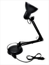 Lampada da scrivania con braccio regolabile e con morsetto e base e attacco E27