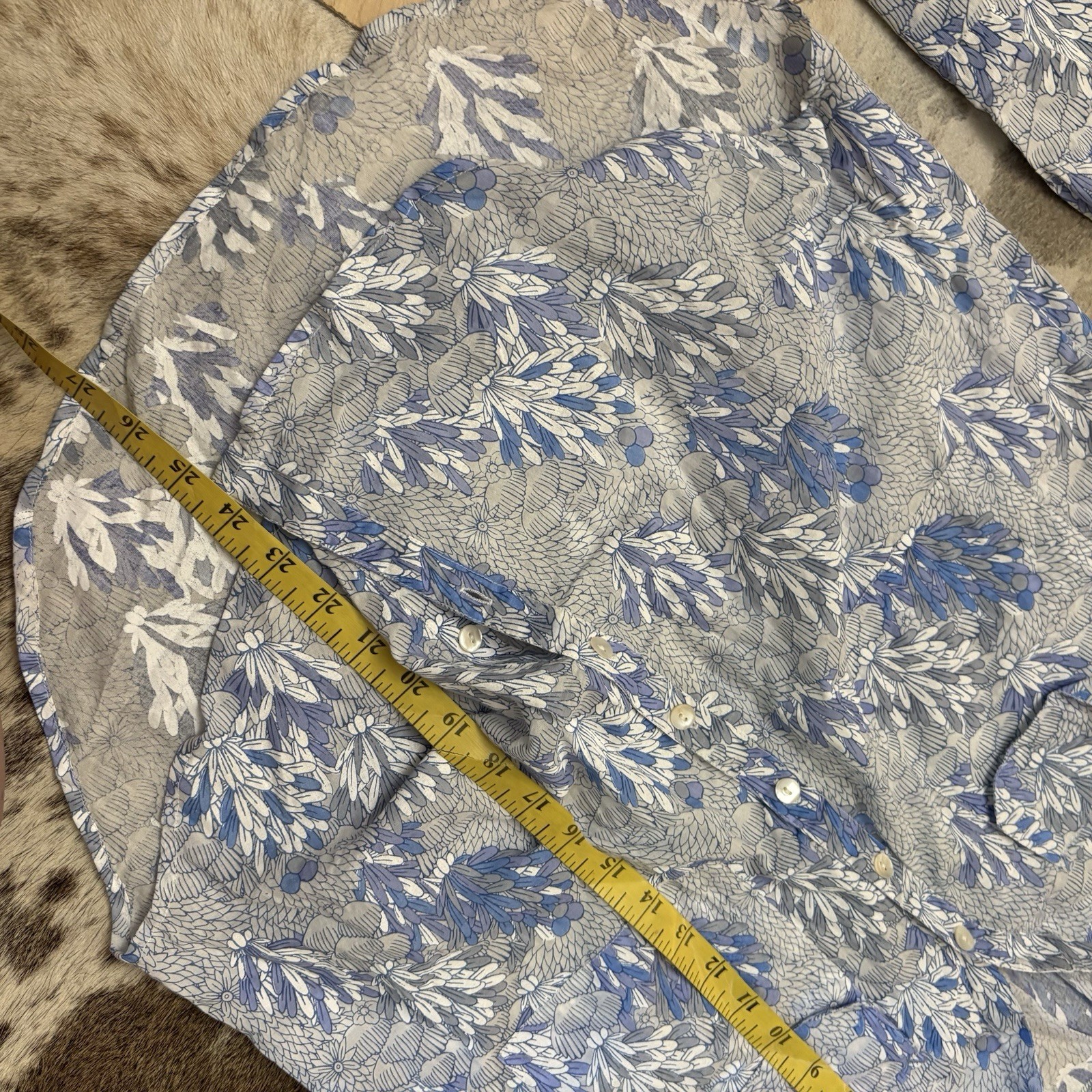 Roller Rabbit Guy Button Down Cotton Printed Shir… - image 7