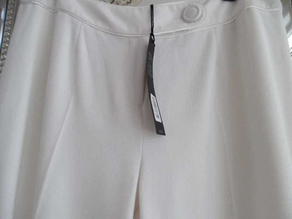 David Emanuel Trousers size 16 light cream wide leg 31 inside leg  BNWT were £25 - Image 2 of 4