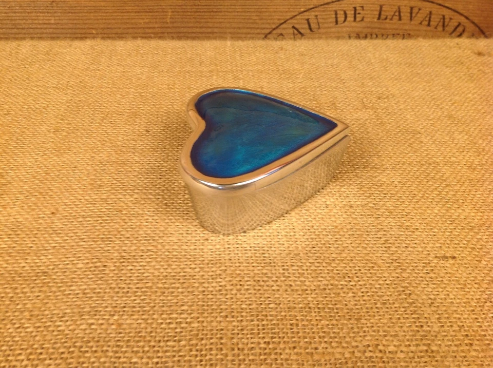 Decorative Blue enamel Heart shaped polished Aluminium Trinket pill box - Image 3 of 4