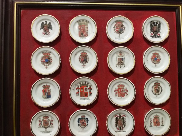 CUADRO ESCUDOS DE ESPAÑA, PLATOS CERAMICA