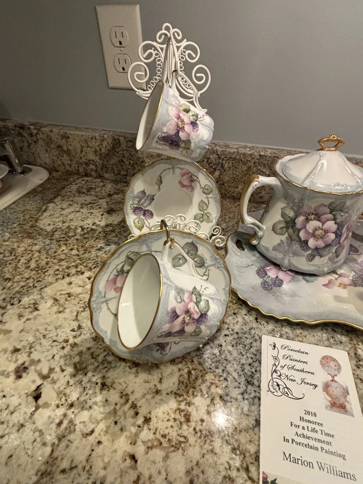 Hand Painted China Tea Set Service for 4. 13 pieces, cup & saucer holders - Image 2 of 4