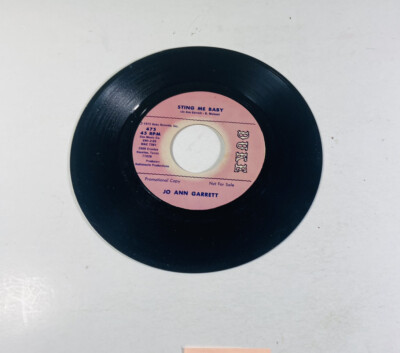 Jo Ann Garrett -  I'm Under Your Control / Sting Me Baby DUKE SOUL 45 7'' VG L1