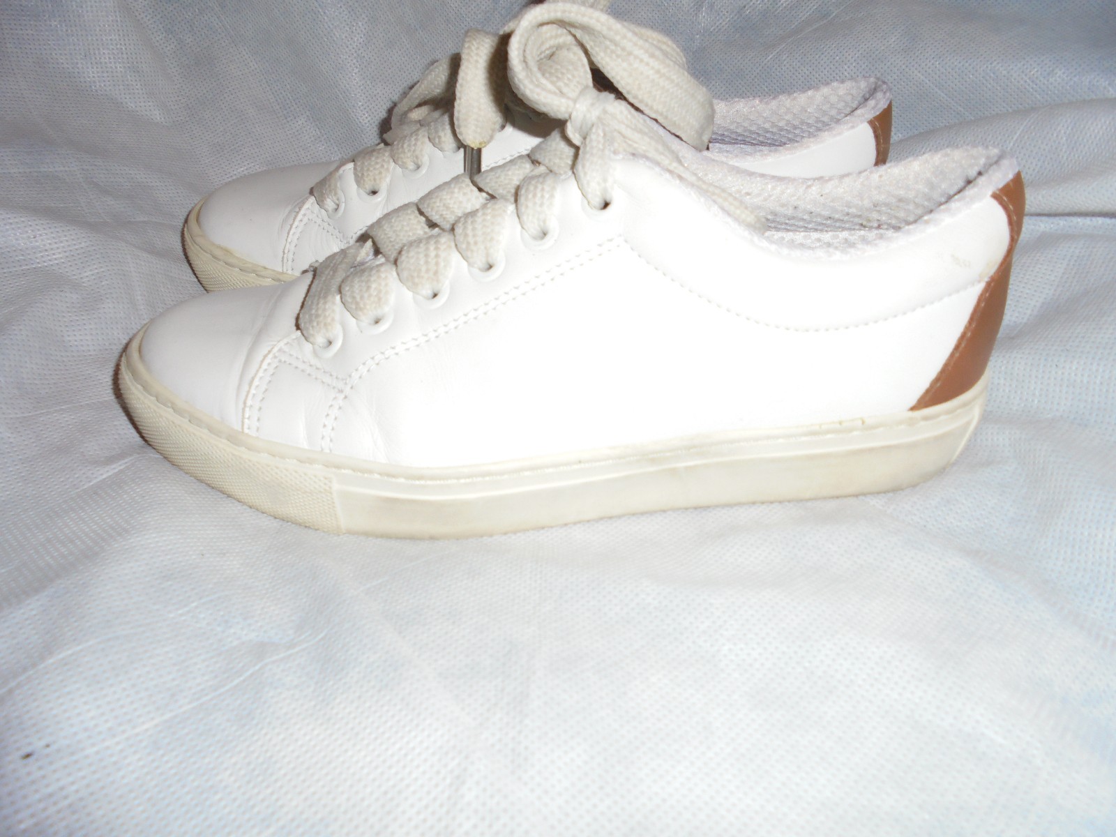 Claudie Pierlot Mujeres blancoo Marrón Cuero Con Cordones Entrenador, Talla Talla Entrenador, UK 4 EU 37 en muy buena condición a17bfd Claudie Pierlot Mujeres blancoo Marrón Cuero Con Cordones Entrenador, Talla Talla Entrenador, UK 4 EU 37 en muy buena condición a17bfd