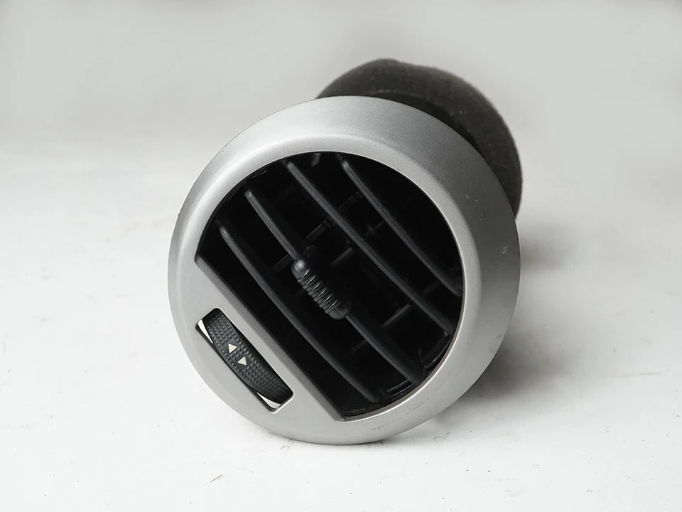 2005 - 2008 Suzuki Reno Ac Heater Hvac Grille Air Vent Dashboard Front 96554907 Foto 2 de 4