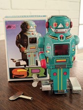 Vintage JMT 36 Spark Robot Tin Wind-Up Toy 1980s With Box Key