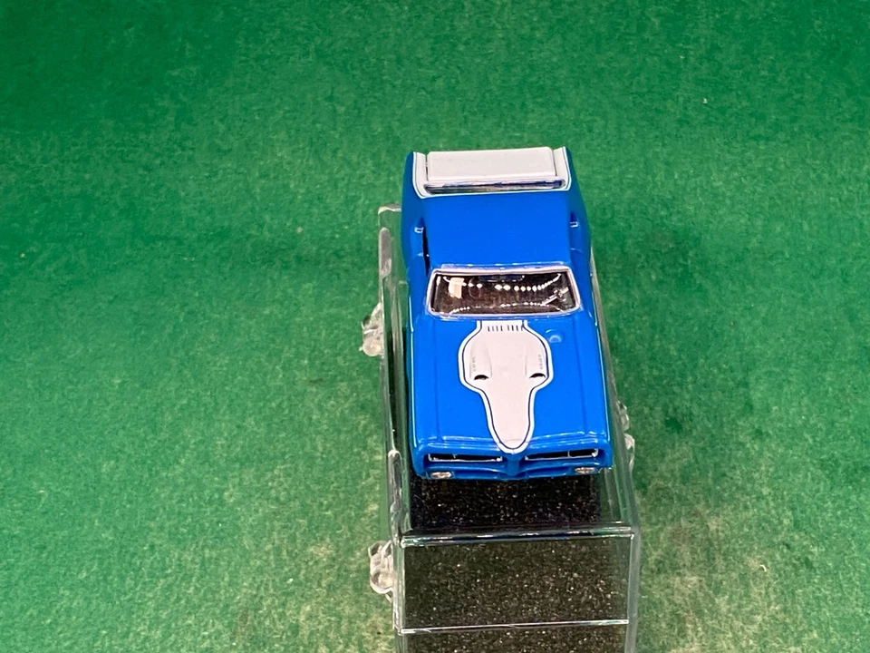 MODELO ORIGINAL MOTORING '69 ROYAL BOBCAT GTO, AZUL/BLANCO, CHASIS FUNCIONANDO, SUPER Foto 3 de 4