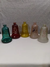 (5) VINTAGE WHEATON HOLIDAY REINDEER GLASS BELL BOTTLE SERIES