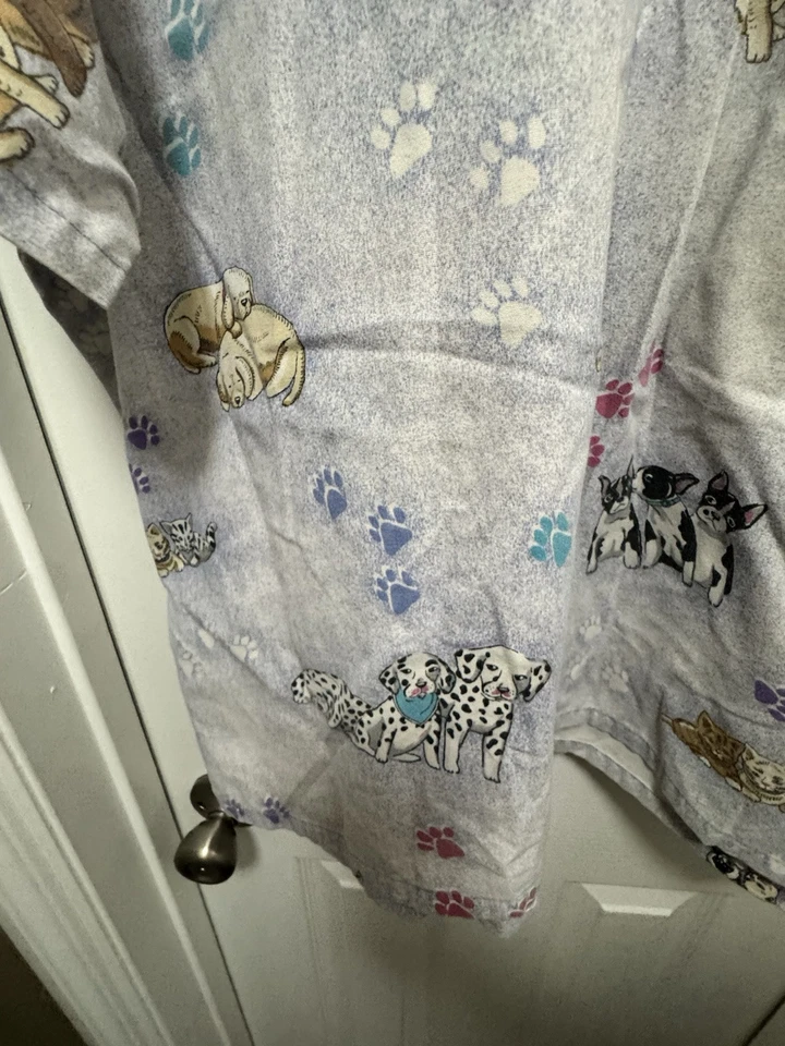 Scrub Top Dogs & Cats Print Pattern Measurement- 27” Pit To Pit, 18” Vertical  - Image 4 of 4