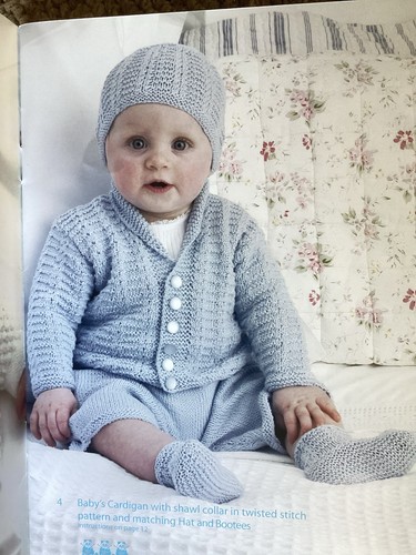 Panda Knitting & Crochet Pattern Book 631 Our Favourite Knits 12 Easy Projects - Picture 5 of 23
