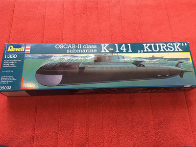 Revell  1:350 U-Boot  OSCAR-II class K-141 '' KURSK ''