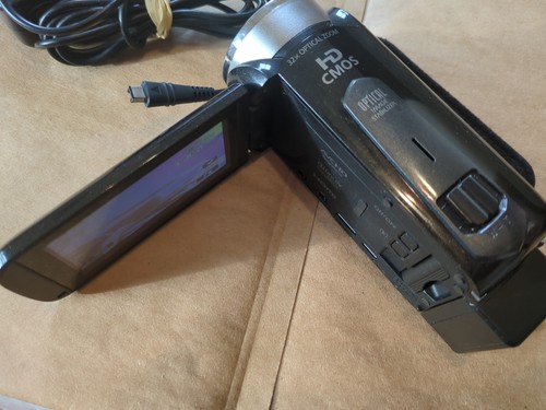 Canon Vixia HF R400 Full HD Flash Memory Camcorder - Good Condition - Picture 4 of 5