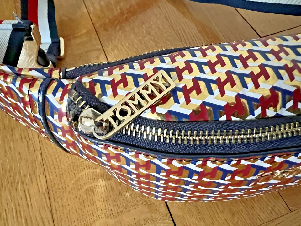 Tommy Hilfiger multicoloured medium fanny pack - Image 3 of 4