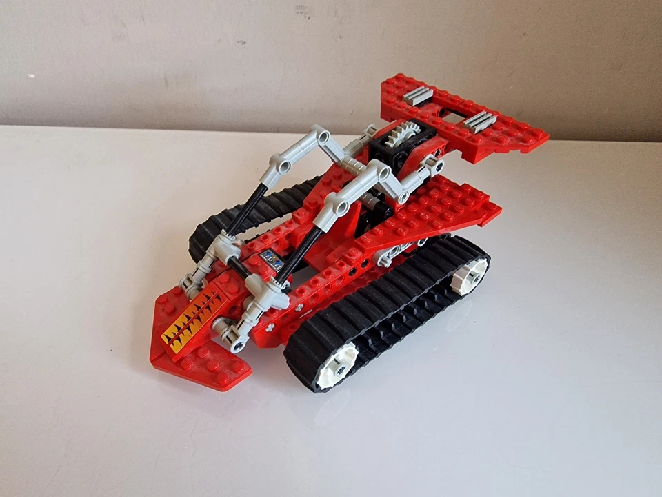 LEGO Technic 8229 Tread Trekker, photo 3 of 5