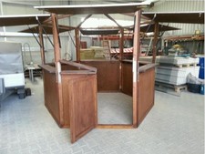 Weinverkaufsstand zu verkaufen – 6-eckig, mit Boden & Dach