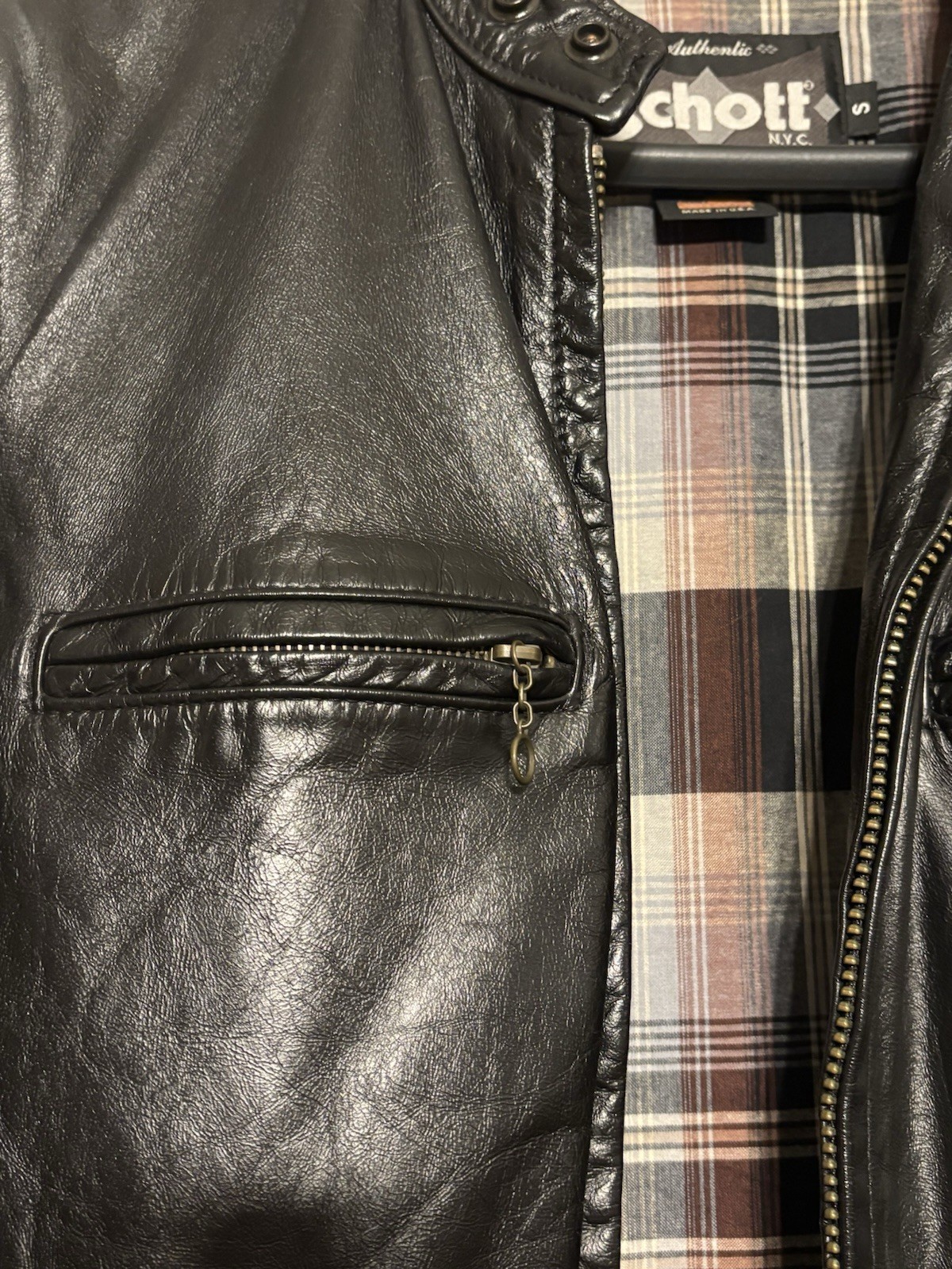 Schott NYC Black Leather Cafe Racer Jacket Men’s Small Made In USA Dean Classic