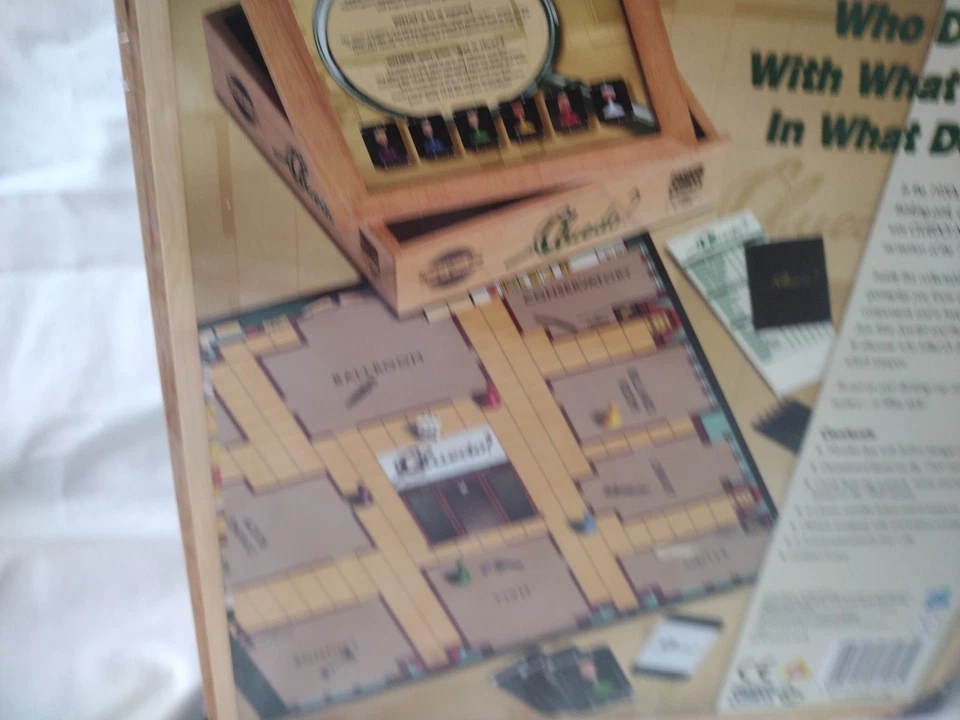 Cluedo Nostalgia Edition in Wooden Box NEW SEALED c2011 Parker  - Image 4 of 4