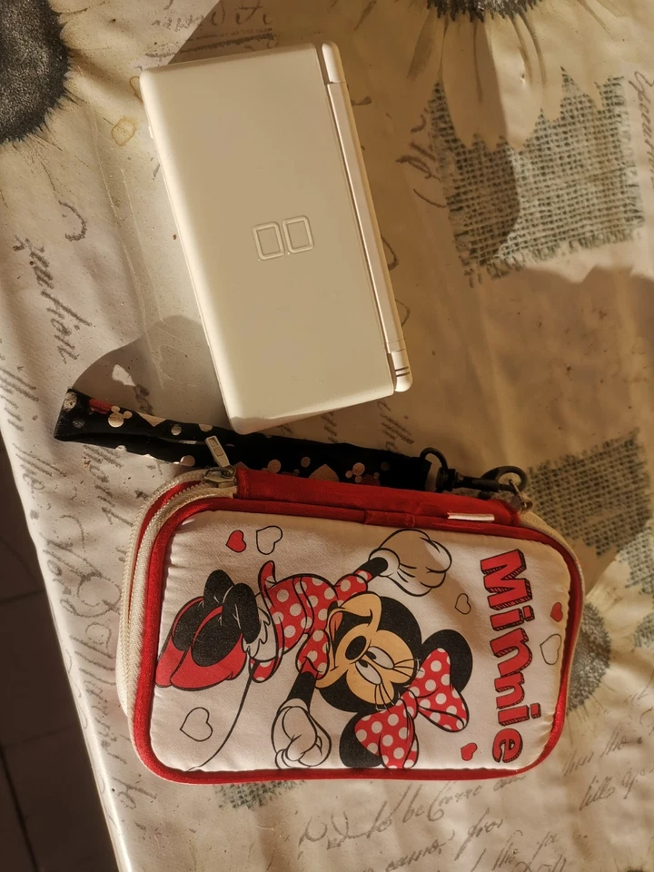 Nintendo DS Con Custodia  - Immagine 2 di 2