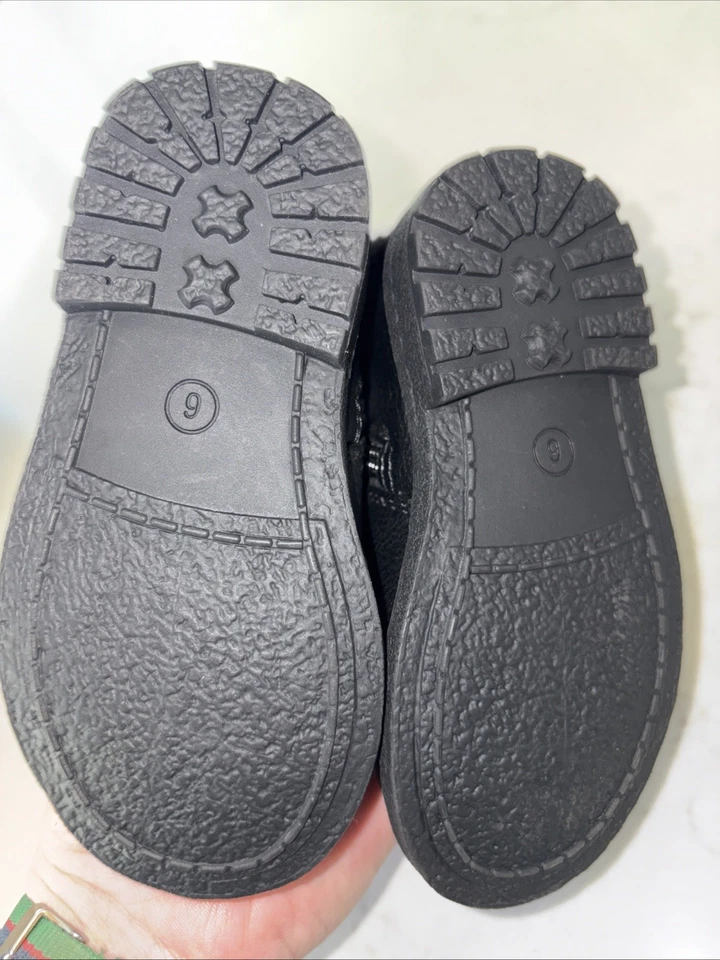 Zapatos Rachel para niños pequeños talla 6M botas con cremallera Karley negro mariposa piel sintética Foto 4 de 4