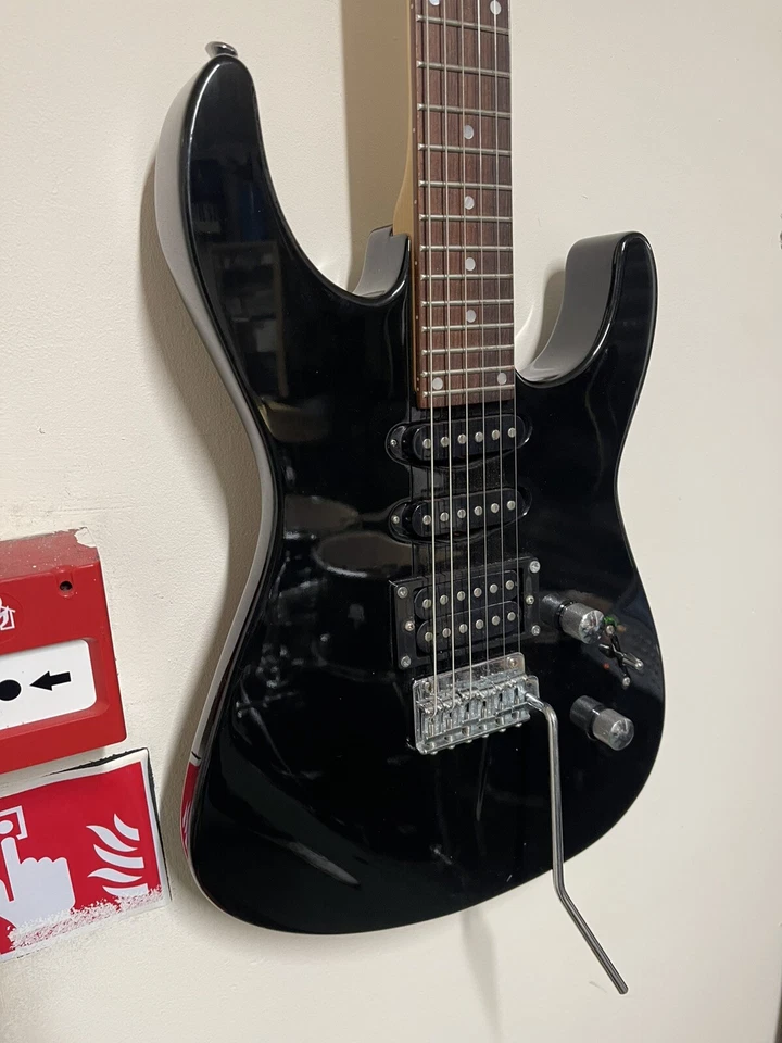 Vester Maniac? vintage? 1987? Strat Style electric rock guitar Black 6string 4/4 - Image 2 of 4