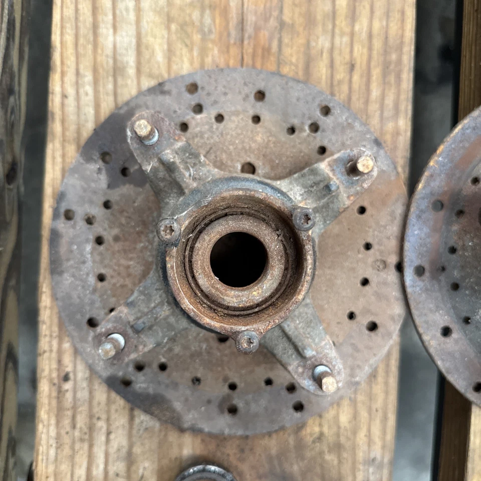 Bujes de freno delanteros Polaris Sportsman 400 01 4 x 4 Foto 3 de 3