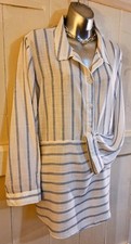 'NUTMEG' LONG-LINE WHITE/FINE BLUE STRIPE LAWN COTTON TUNIC-STYLE SHIRT. SIZE 20