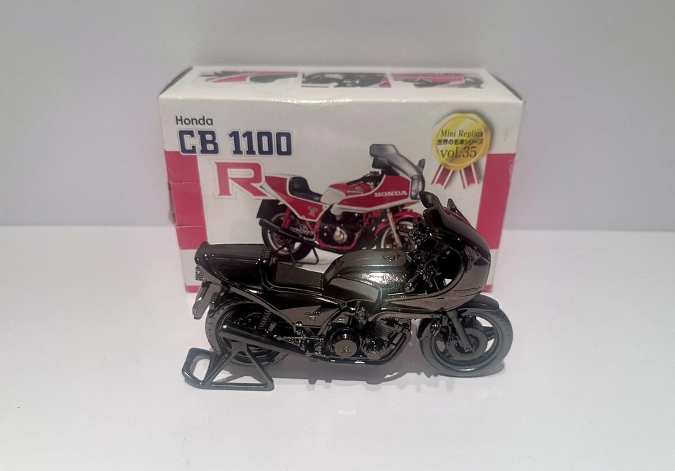 Honda CB 1100R 1/16 Scale Motorcycle Model - Image 3 of 4
