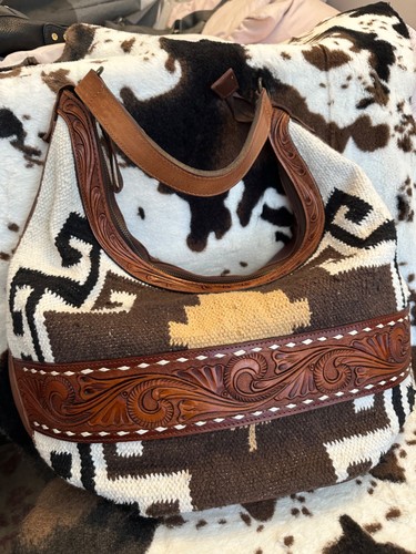ANERICAN DARLING LEATHER INDIAN BLANKET SHOULDER BAG