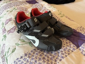 Peloton Shoes Size 39 New Condition Black White Red Cycling Shoes 