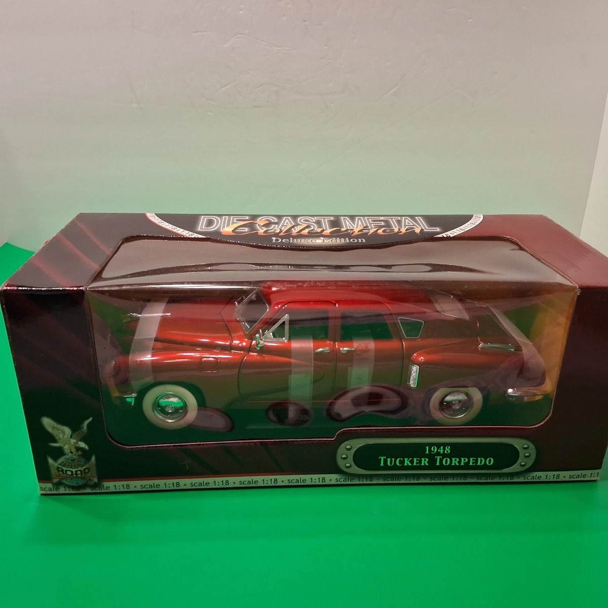 KYOSHO Tucker Torpedo レッド 1948 1/18スケール 1/18 Road Signature 1948 Tucker Torpedo (Burgundy) Diecast Car