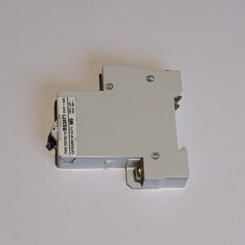 Disjoncteur MEM MCB Type C 6A M9 - Simple Pôle, 240/415V, Modèle 61MC, Occasion Fonctionnel